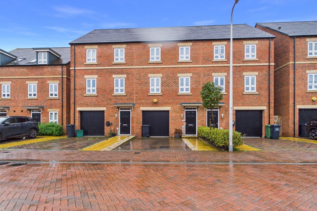 Property photo 1 of 25 Front Aspect