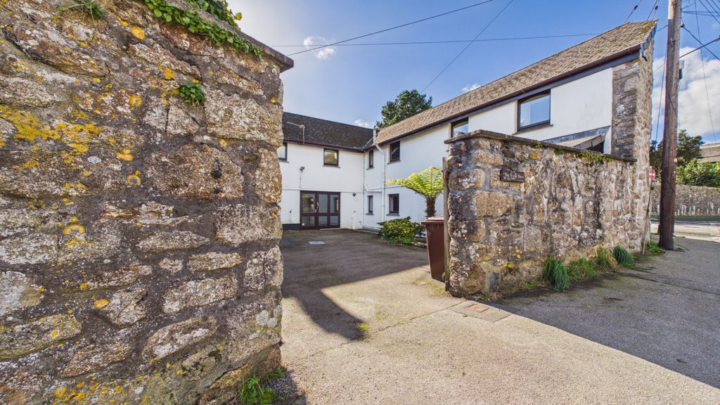 Property photo 1 of 19 3 Bedroom Detached House For Sale