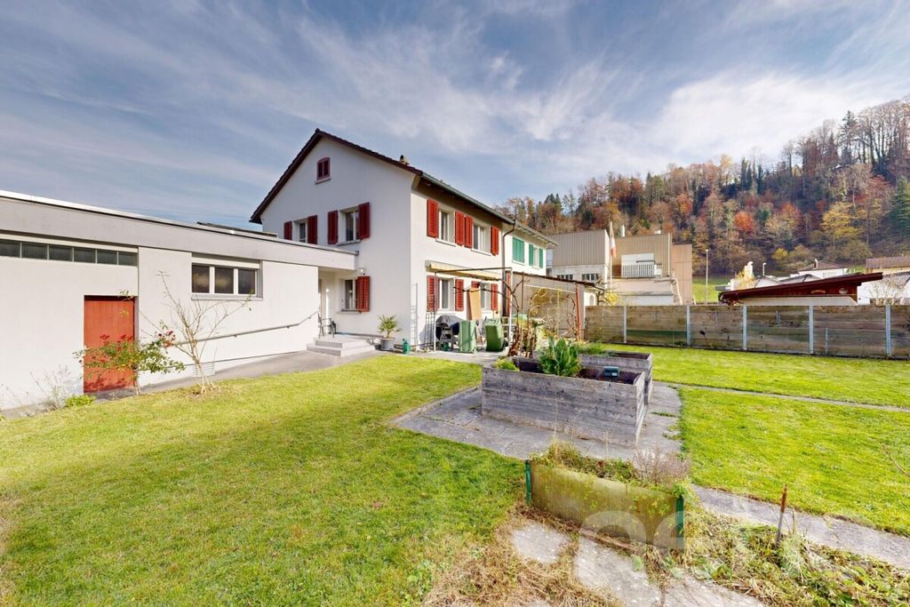 Property photo 3 of 12