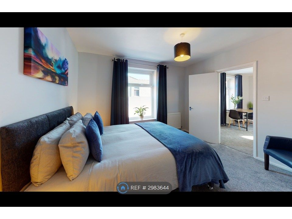 Property photo 3 of 9 Bedroom