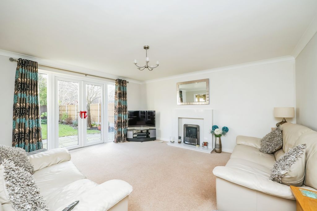 Property photo 3 of 20 Living Room