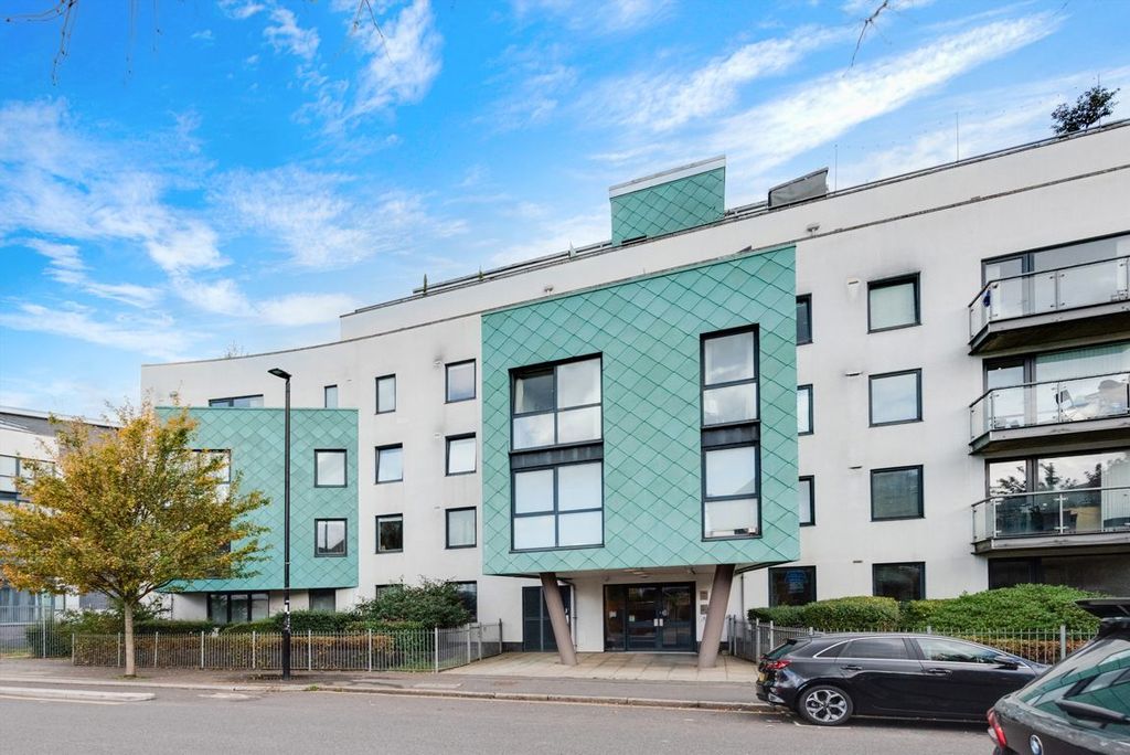 Property photo 1 of 8