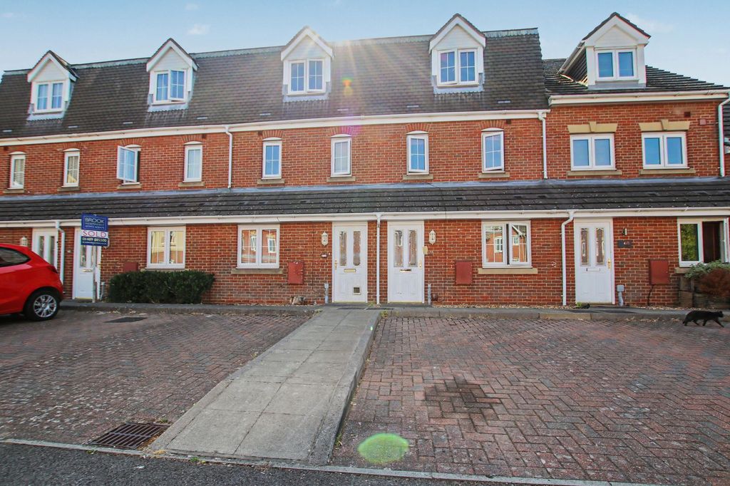 Property photo 1 of 8