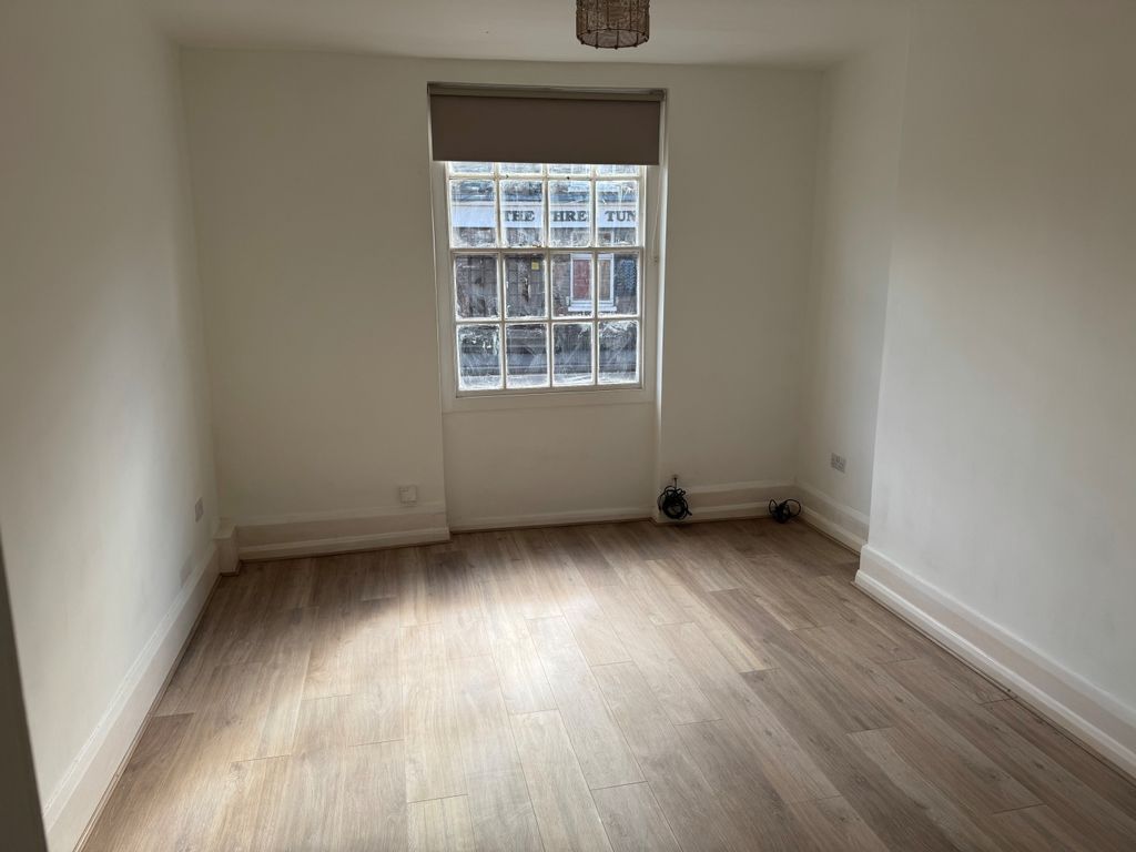 Property photo 2 of 2 Living Room