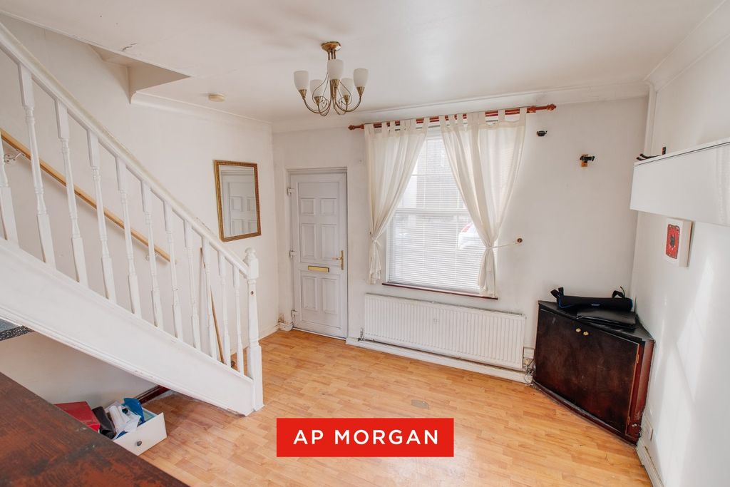 Property photo 3 of 11 Picture No. 10