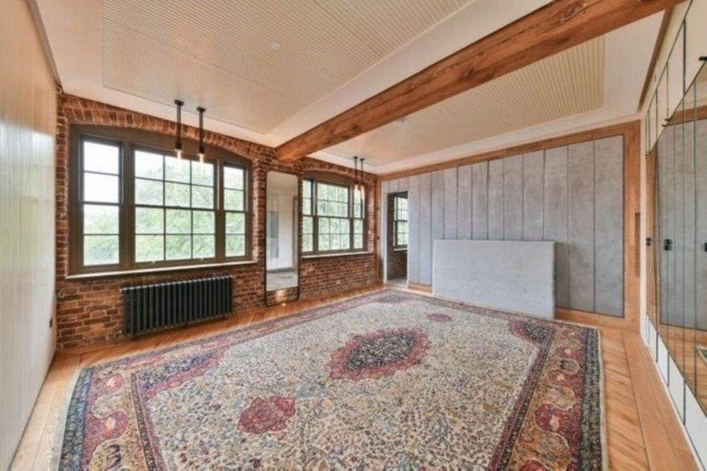 Property photo 2 of 5