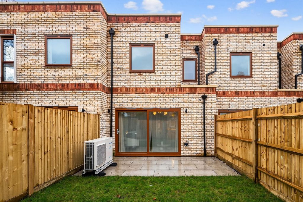 Property photo 3 of 13