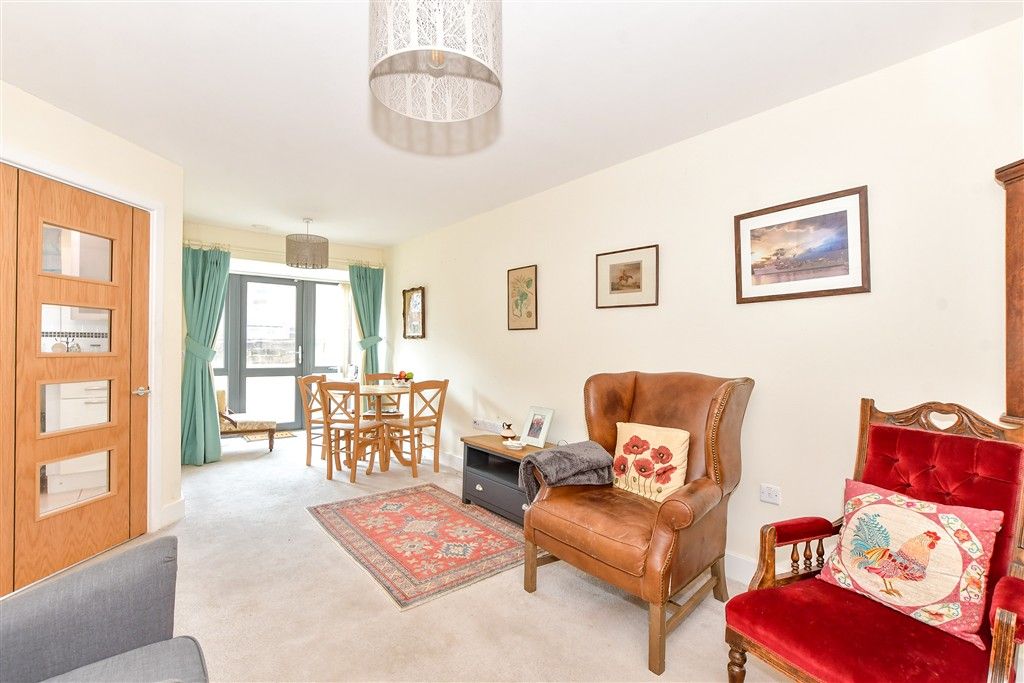 Property photo 3 of 11 Sitting Room