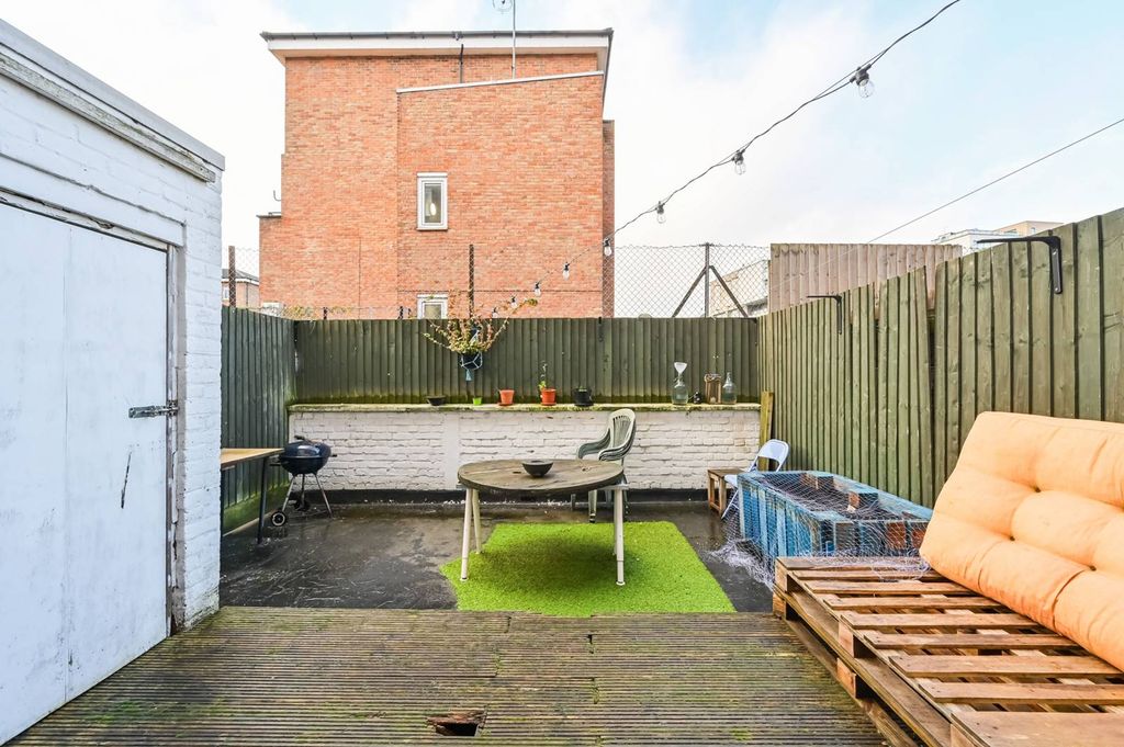 Property photo 3 of 20