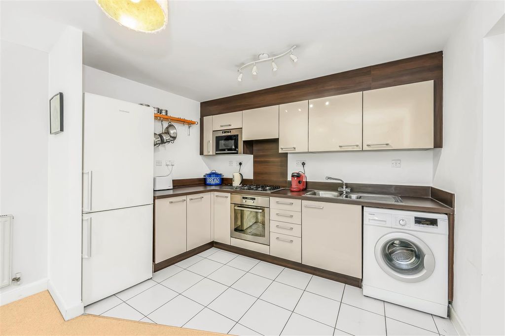 Property photo 3 of 29