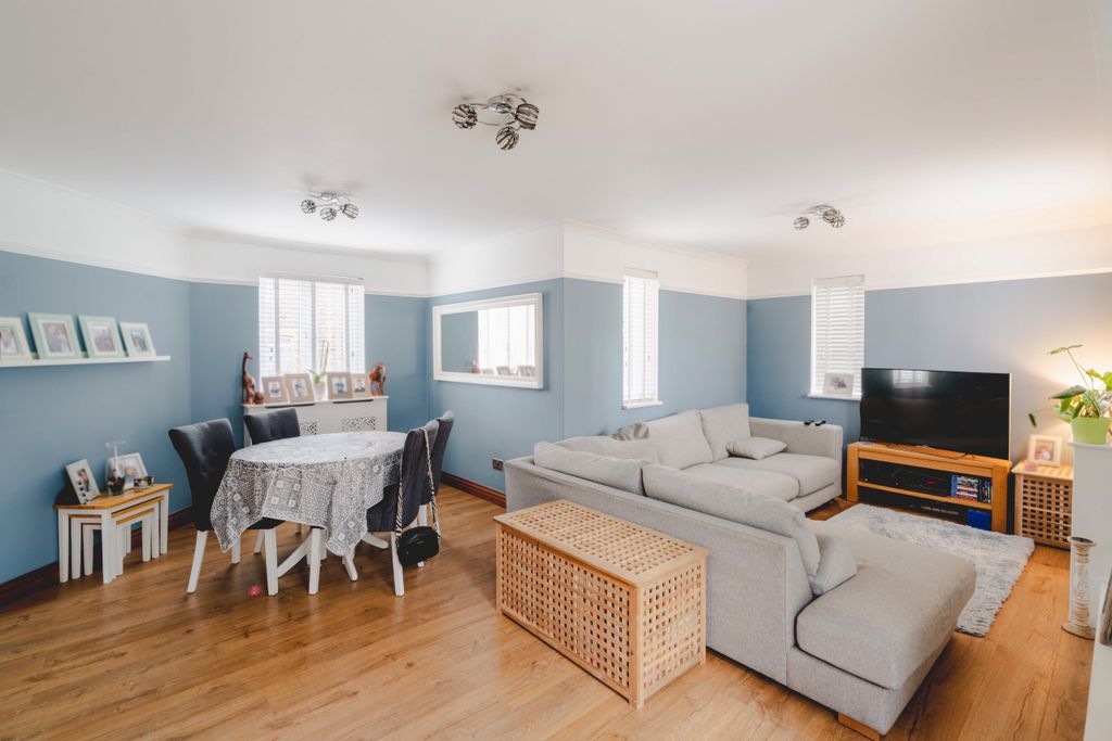 Property photo 2 of 22 2