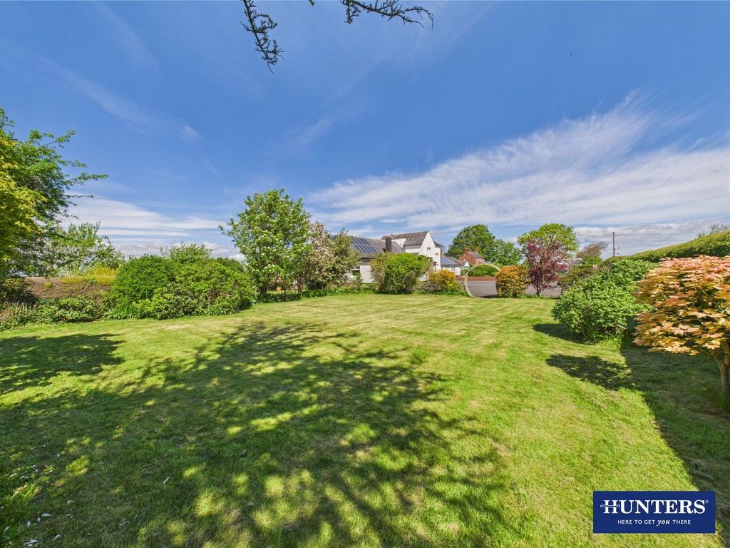Property photo 1 of 27 Gardens