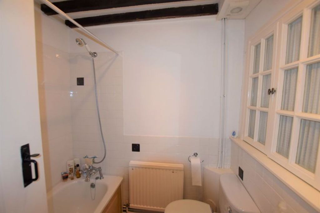 Property photo 2 of 9 Family Bathroom