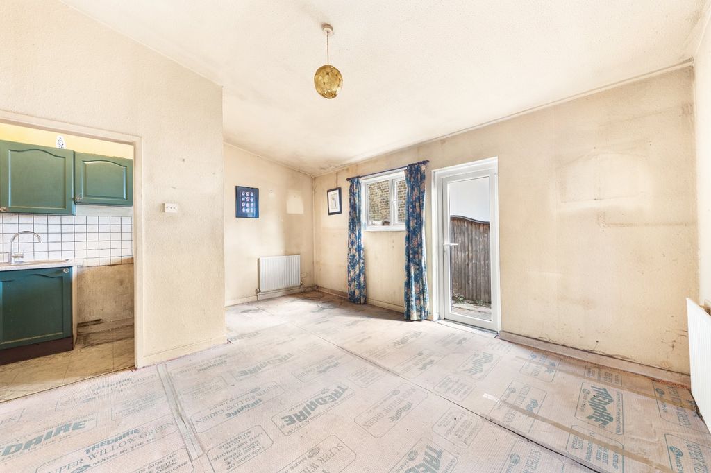 Property photo 3 of 11 Picture No. 08