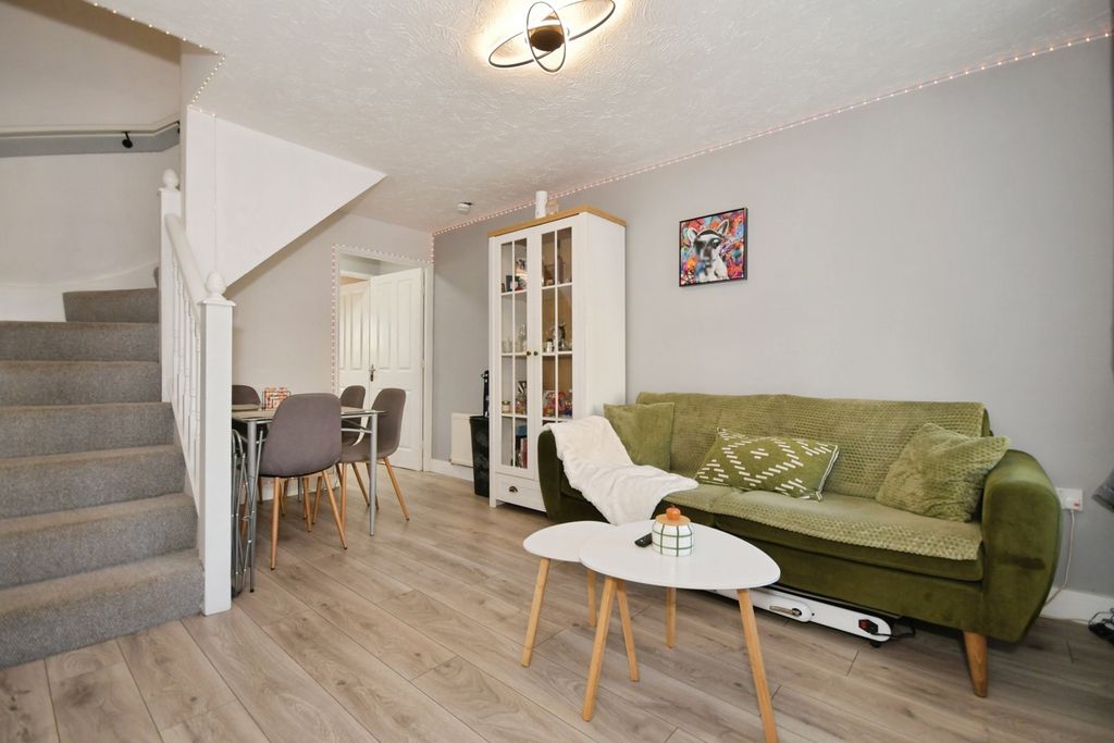 Property photo 2 of 12 Pbox-Img.Jpg