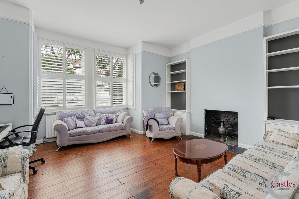Property photo 1 of 16 Living Room