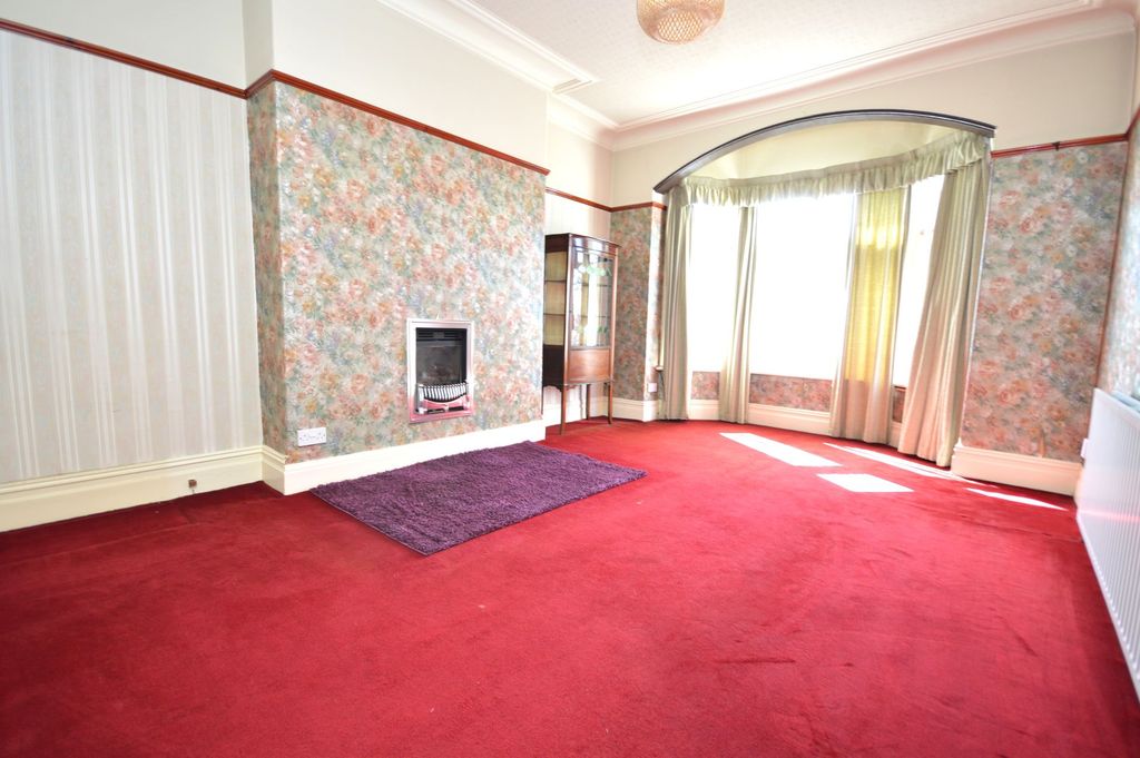 Property photo 3 of 33