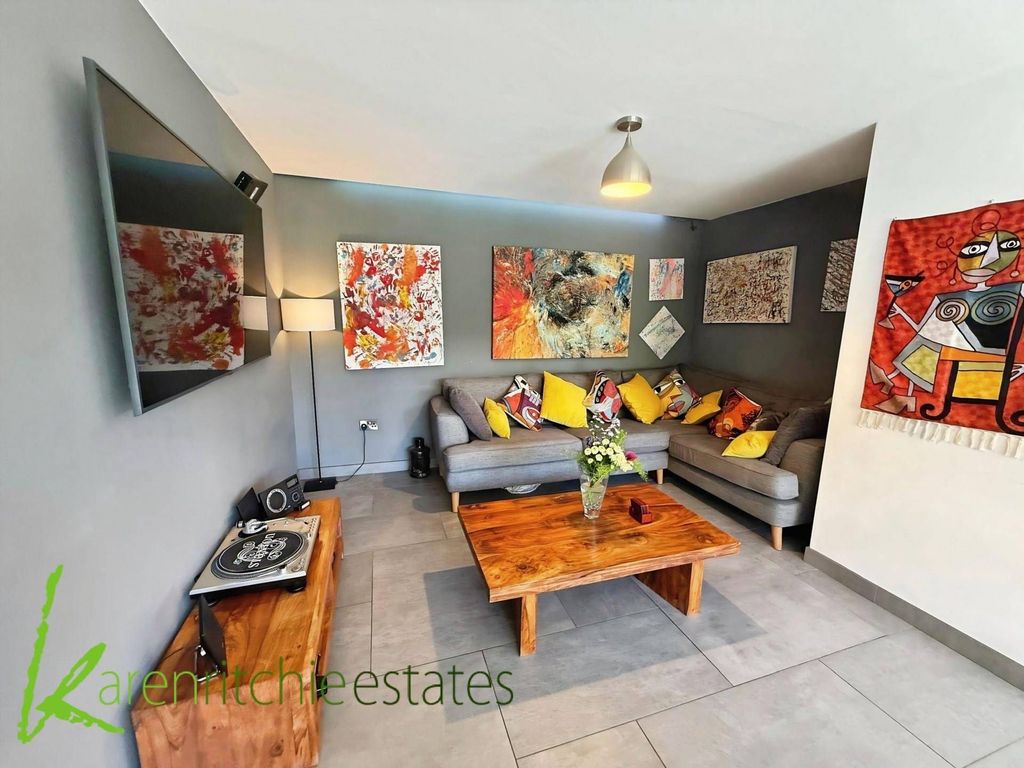 Property photo 3 of 35