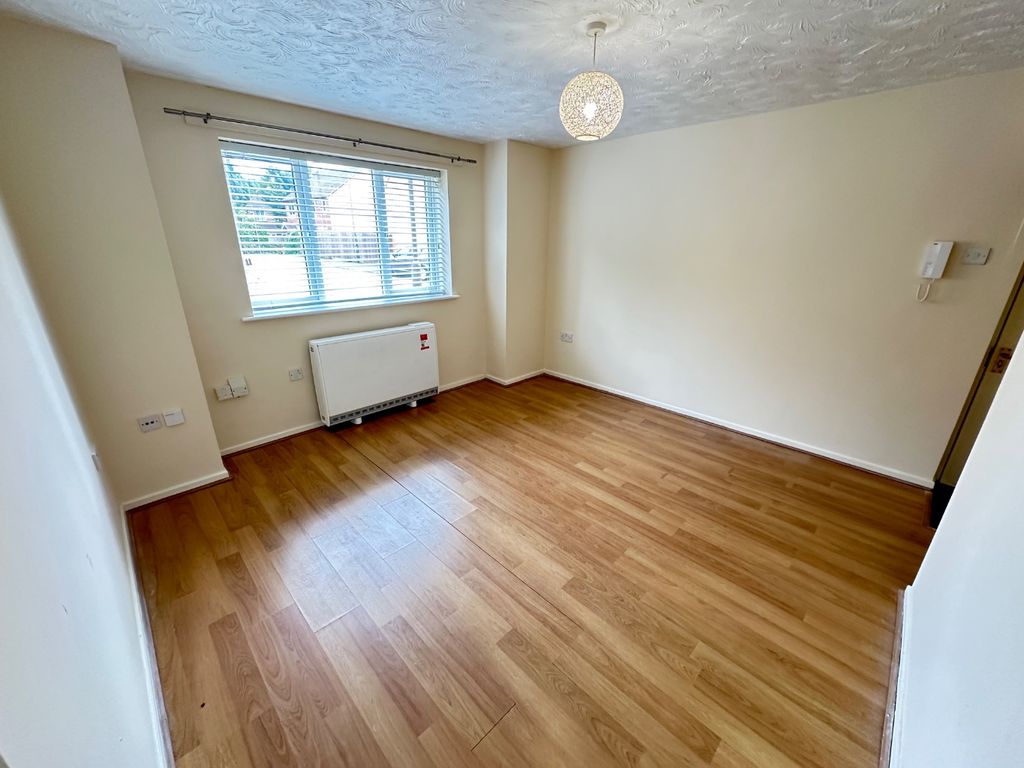 Property photo 2 of 5 4410472