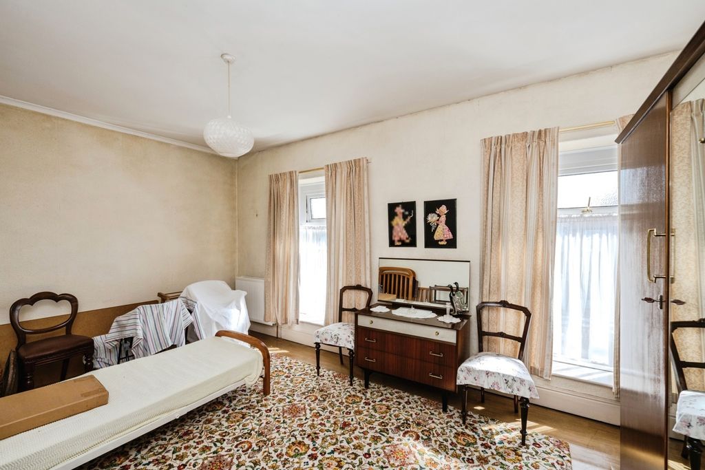 Property photo 3 of 24 Pbox-Img.Jpg