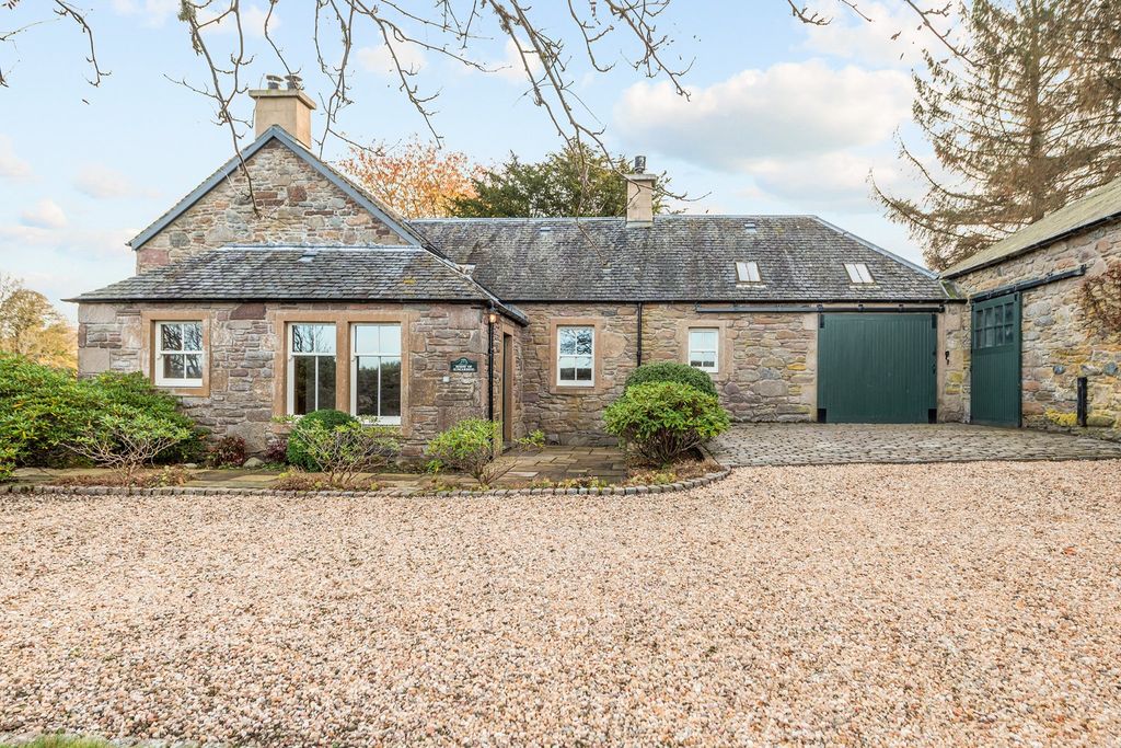 Property photo 2 of 22