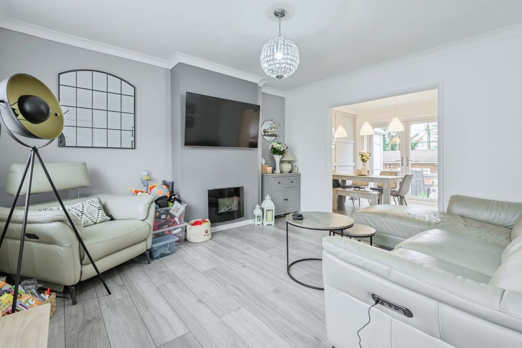 Property photo 2 of 16 Pbox-Img.Jpg