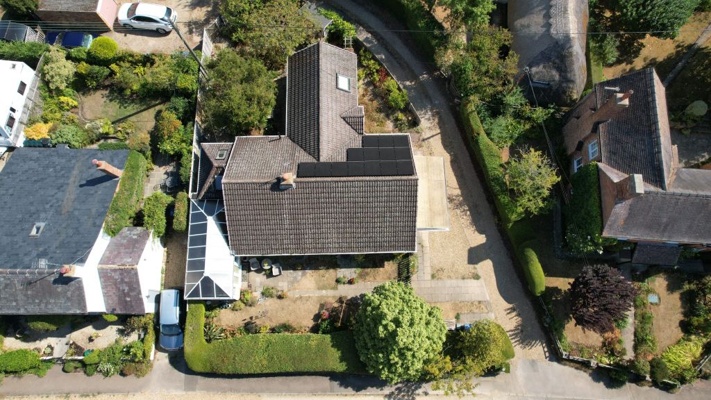 Property photo 2 of 34