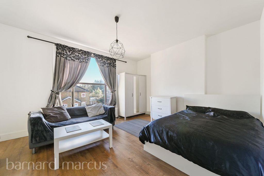 Property photo 3 of 6 View