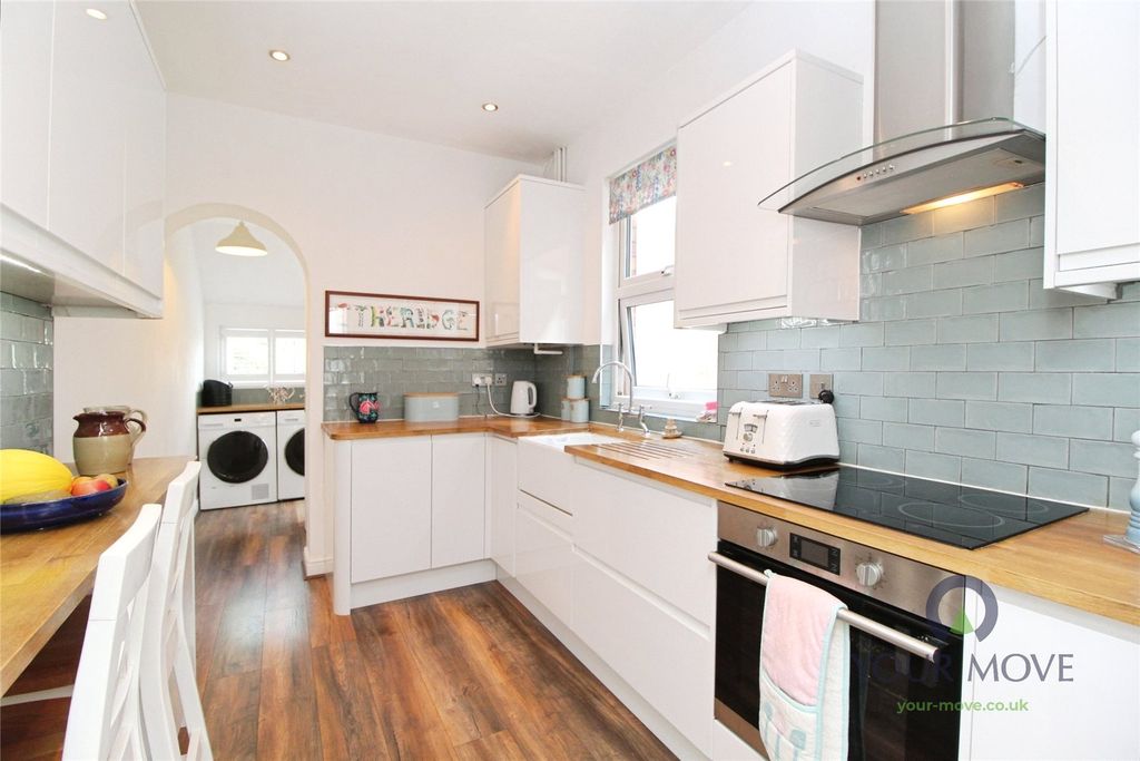 Property photo 3 of 30 Kitchen