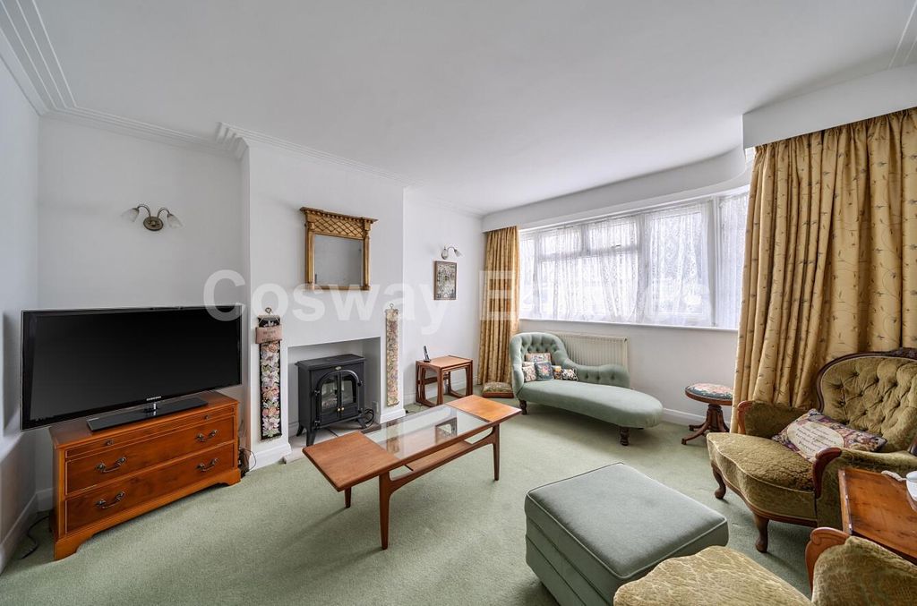 Property photo 2 of 19 1Cb0154F-78d2-458d-8004-3E18c79Ab849.Jpg