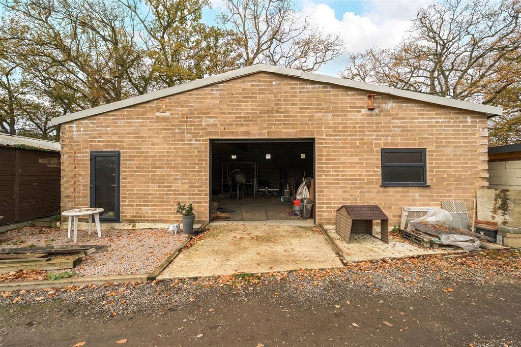 Property photo 3 of 33 1376125-27-691c9A737Dbc8.Jpg