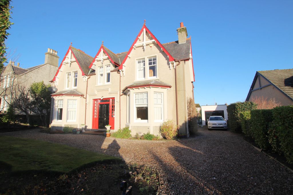 Property photo 1 of 28