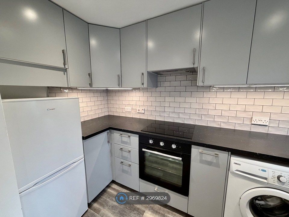 Property photo 2 of 14 Kitchen