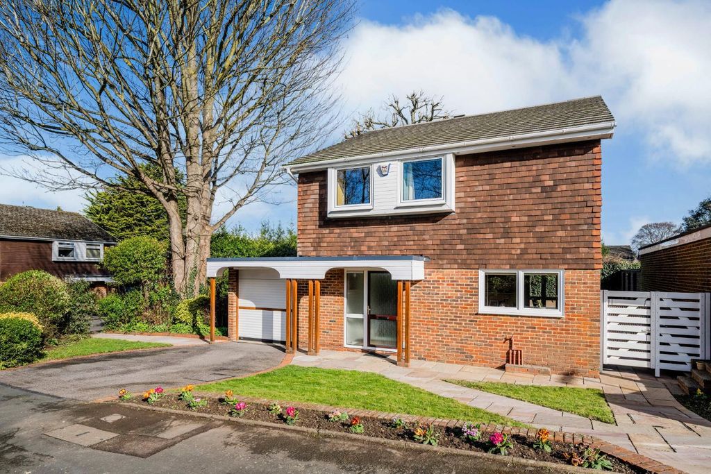 Property photo 1 of 19 Chartwell Place