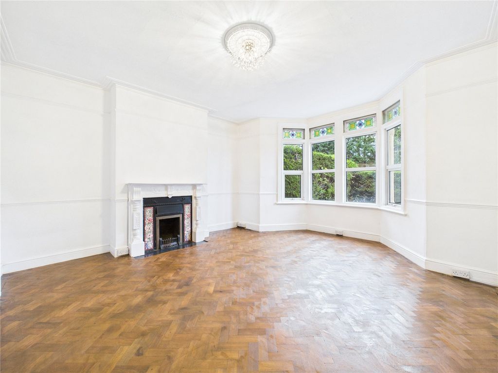 Property photo 2 of 22 Picture No. 11