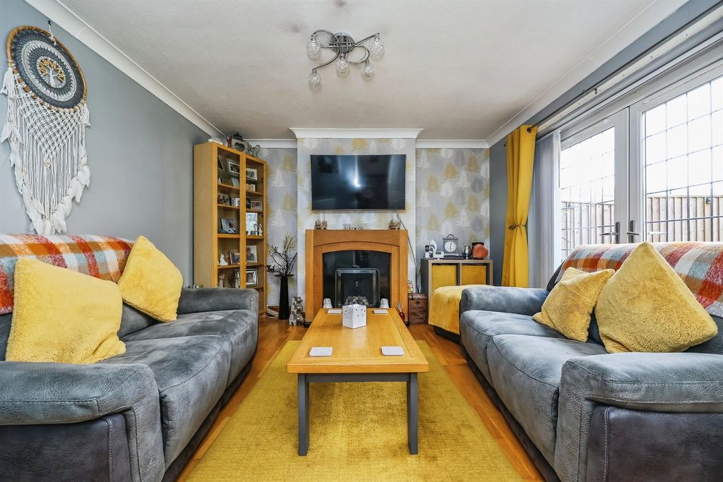 Property photo 3 of 17