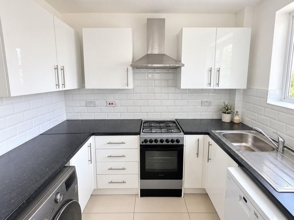Property photo 3 of 11 4.Jpg