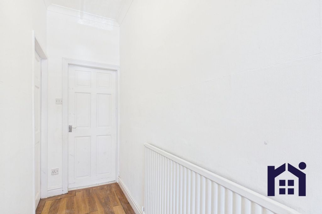 Property photo 3 of 26 Hallway