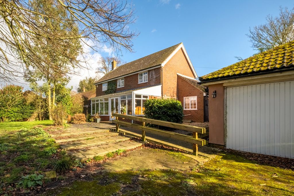 Property photo 3 of 27