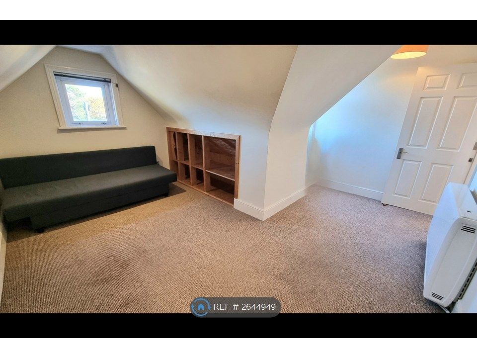 Property photo 1 of 16 Lounge