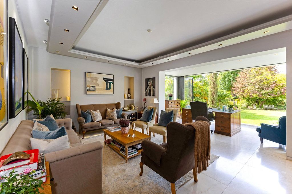 Property photo 2 of 18 Picture No. 15