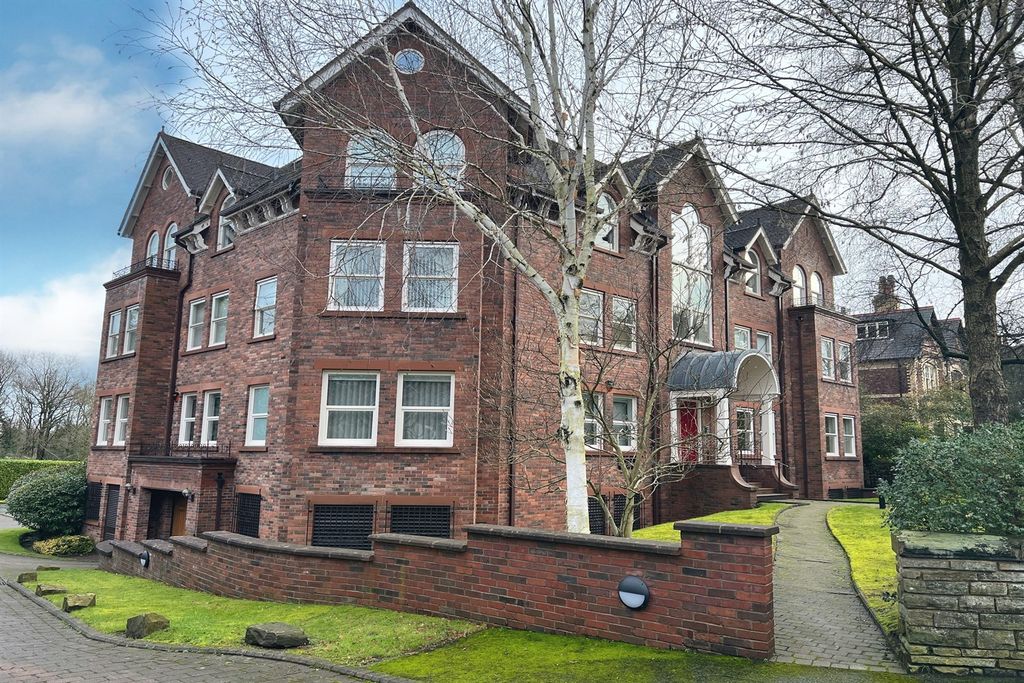 3 bed flat for sale Wilmslow