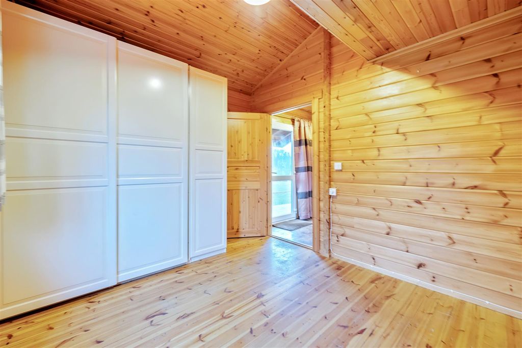 Property photo 3 of 14 1076933 (7).Jpg