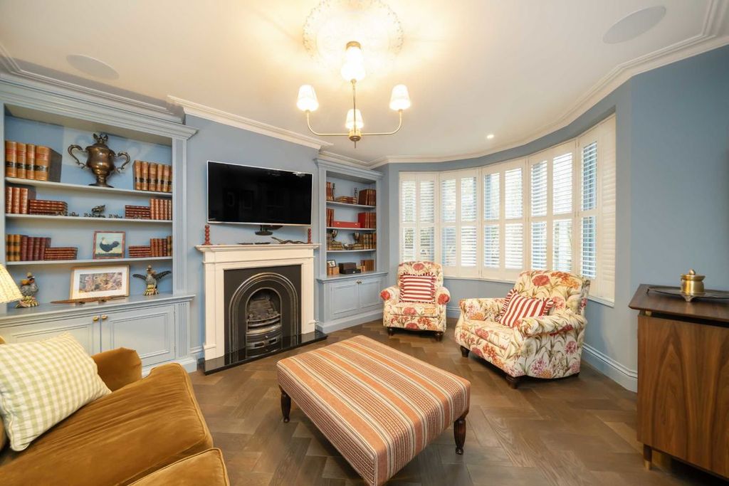 Property photo 2 of 13