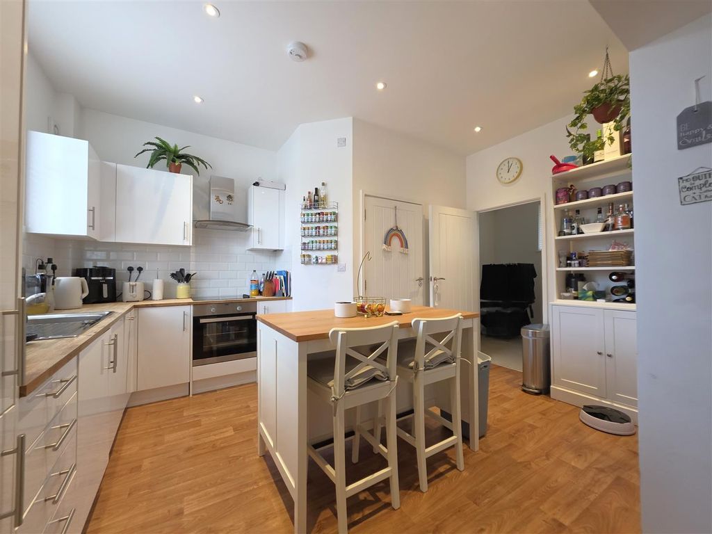Property photo 2 of 14 Kitchen.Jpg