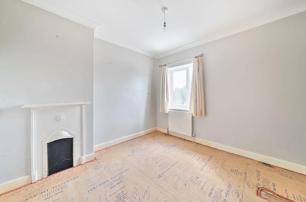 Property photo 3 of 17 1332926-4-688B951...