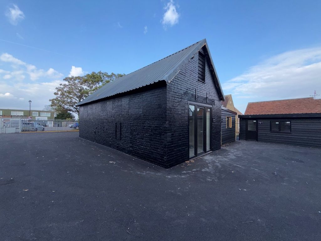 Property photo 1 of 13 87.Webp