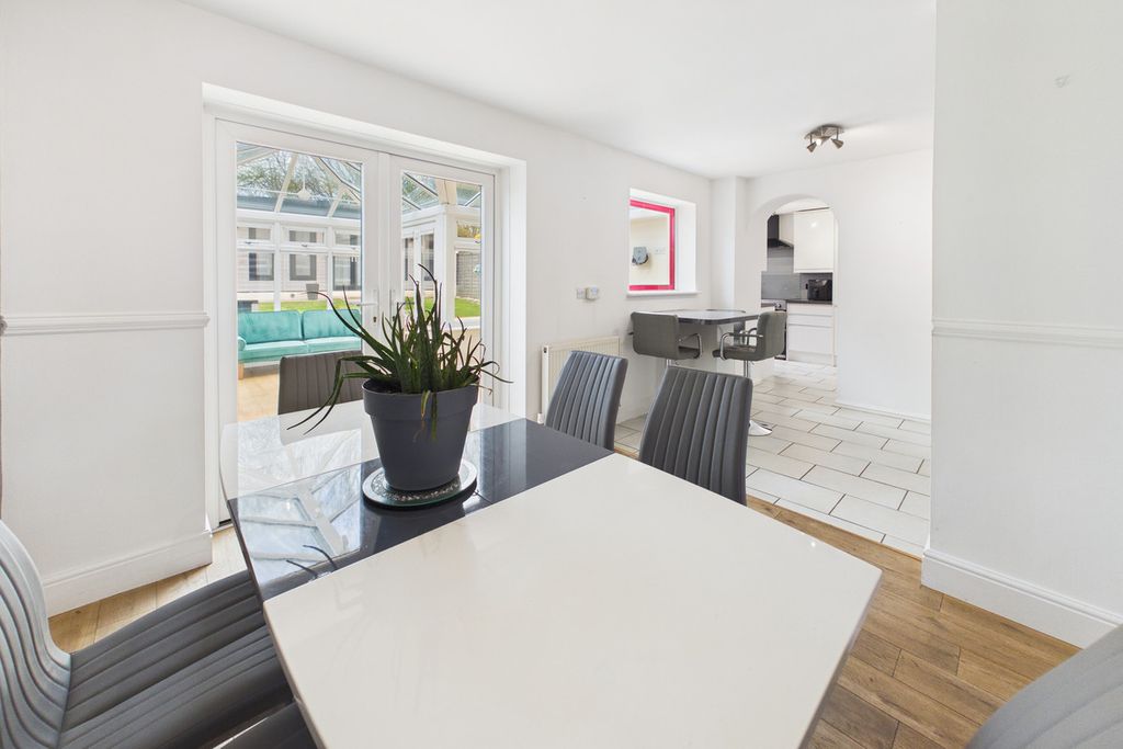 Property photo 3 of 29