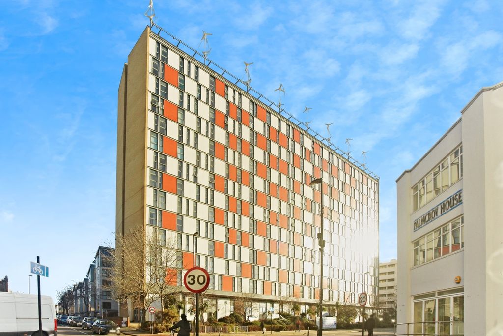 Property photo 2 of 17 Pbox-Img.Jpg