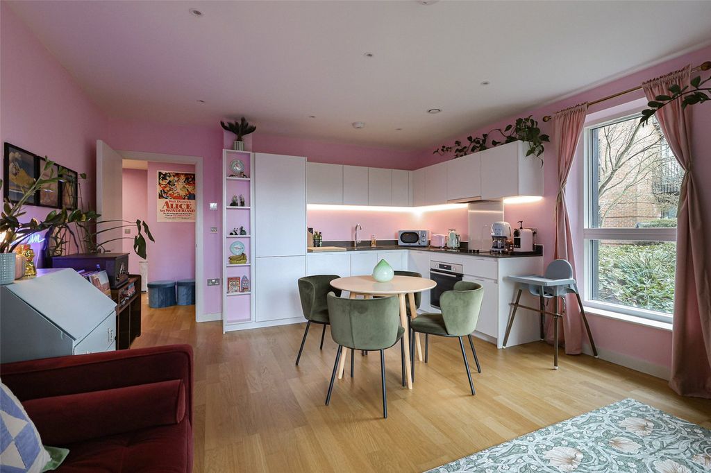 Property photo 2 of 25 Picture No. 19